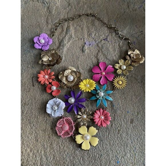Vintage Necklace Bib 1960s 1950s Floral Pink Yellow Violet Enamel Chain NG - Picture 8 of 10
